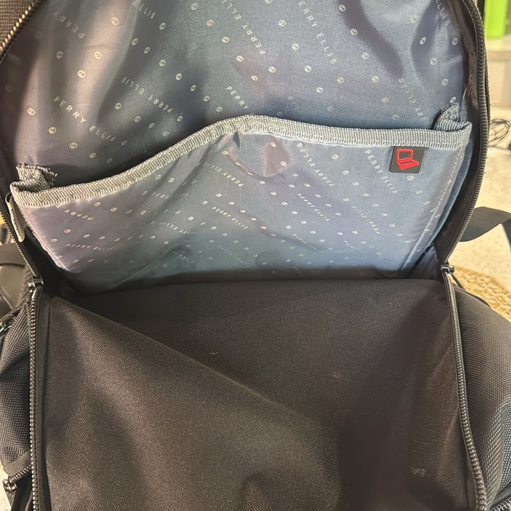 🖤Perry Ellis 140 Laptop Backpack - Picture 12 of 17
